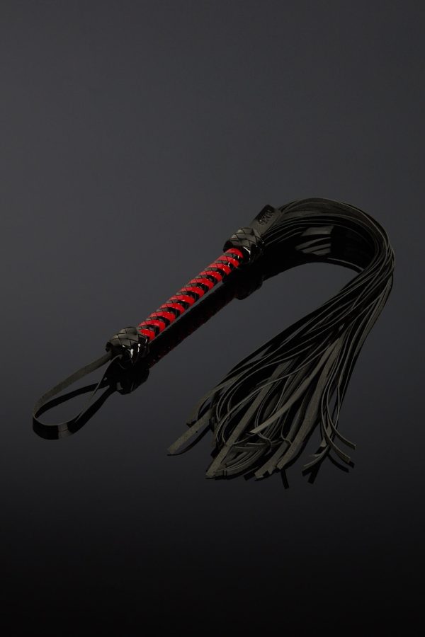 Noctis Patent Leather Flogger - Slim